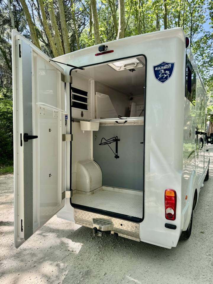 CAMION BARBOT POLYVAN D5