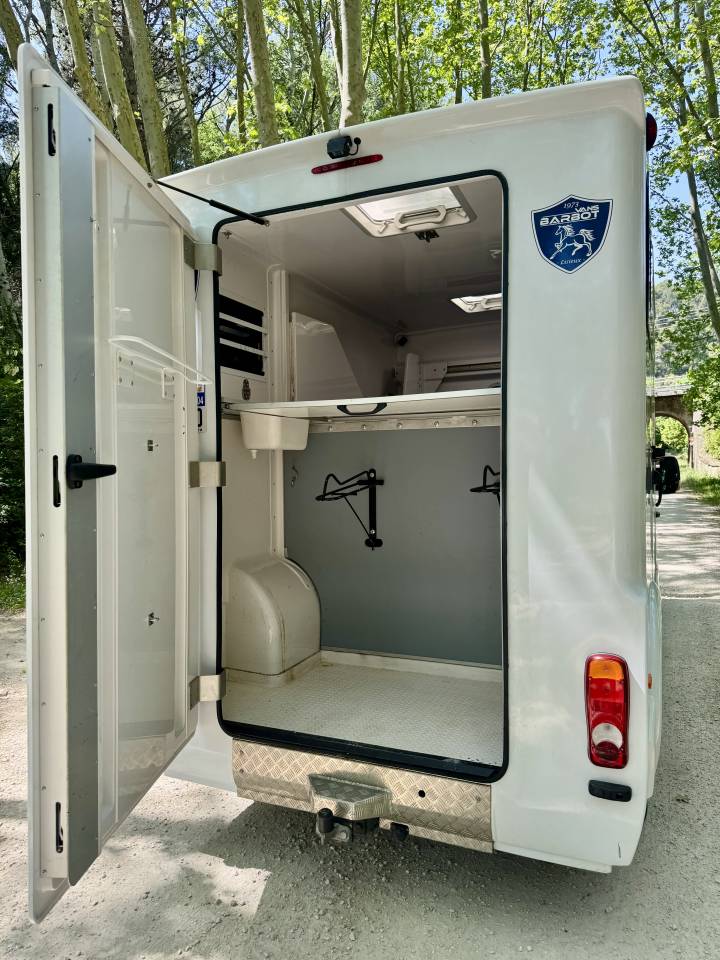 CAMION BARBOT POLYVAN D5