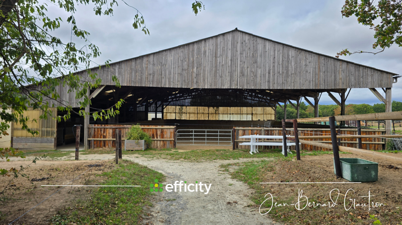  PROPRI&Eacute;T&Eacute; &Eacute;QUESTRE - 6 ha - Maison - carri&egrave;re - Man&egrave;ge