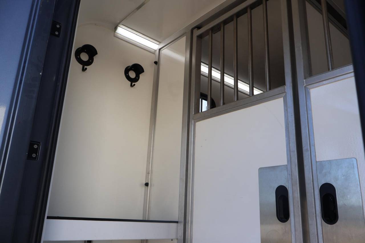 VL KRISMAR RENAULT MASTER 5P BOITE AUTO 180CH