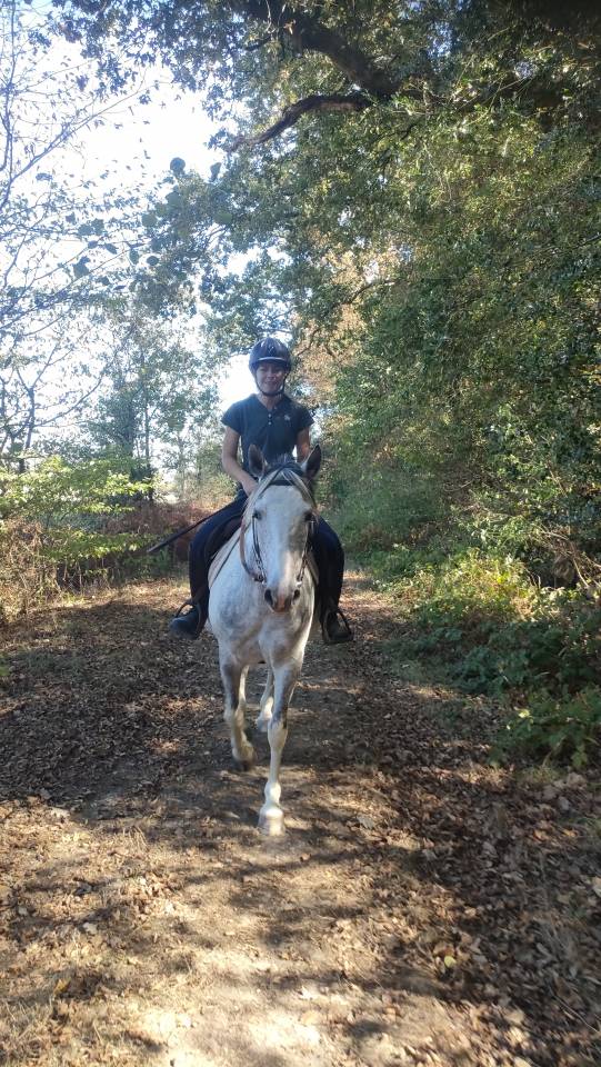 Sarah cherche son/sa cavalier-&egrave;re ?
