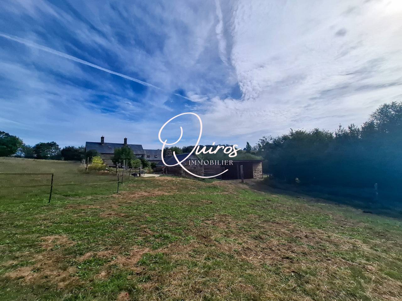 Propri&eacute;t&eacute; rurale - 2,43 Ha - Villedieu-Les-Po&ecirc;les