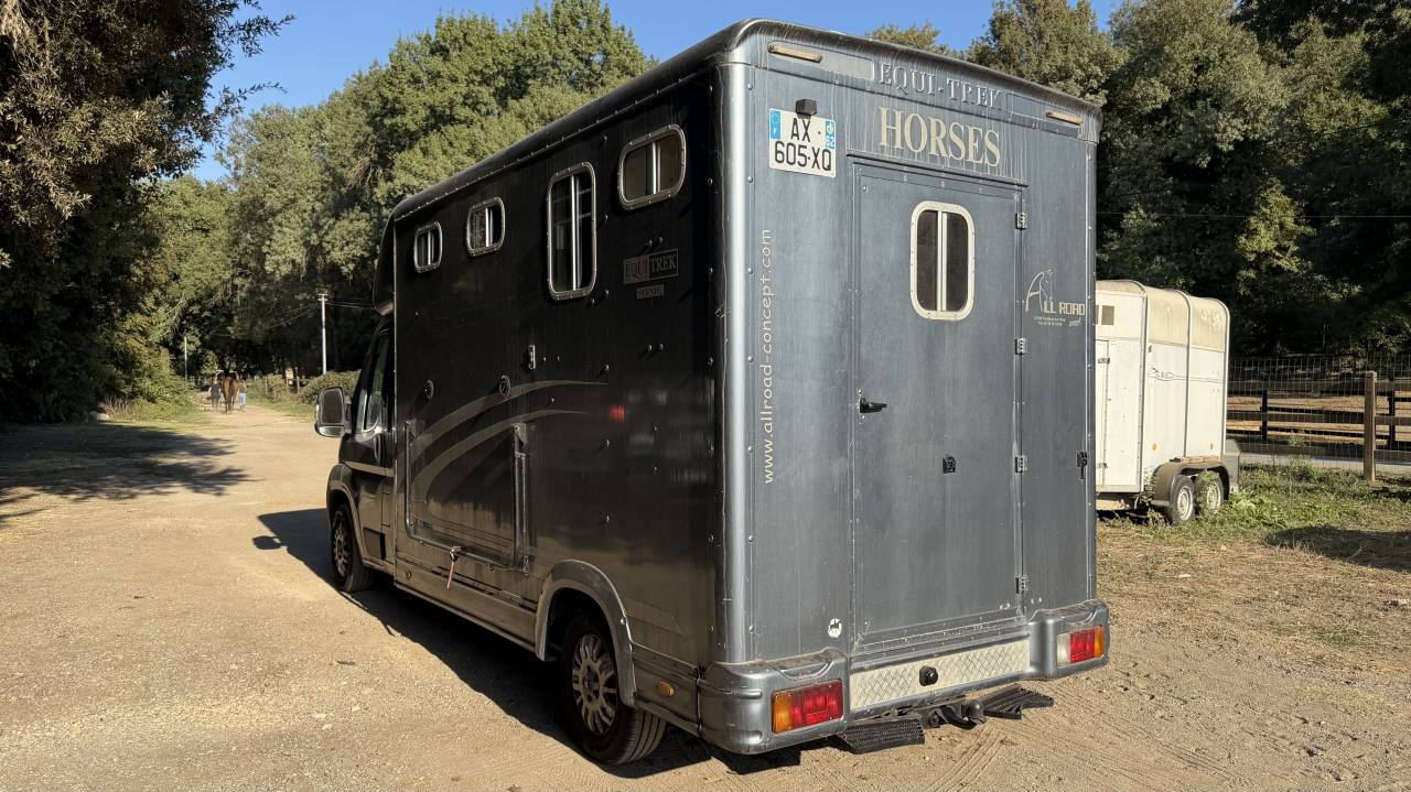 Peugeot Boxer 2.2L 120ch Camion Chevaux 