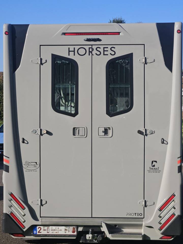 Camionnette chevaux THEAULT SWITCH - Etat impeccable !
