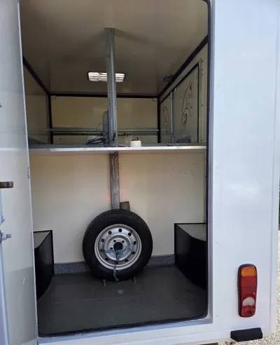 CAMION CHEVAUX RENAULT MASTER