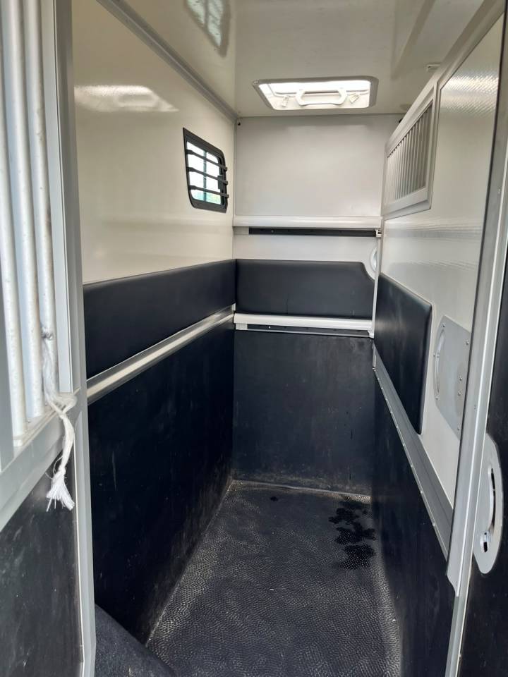 Camion Chevaux Th&eacute;ault Proton 5L &ndash; Configuration SWITCH