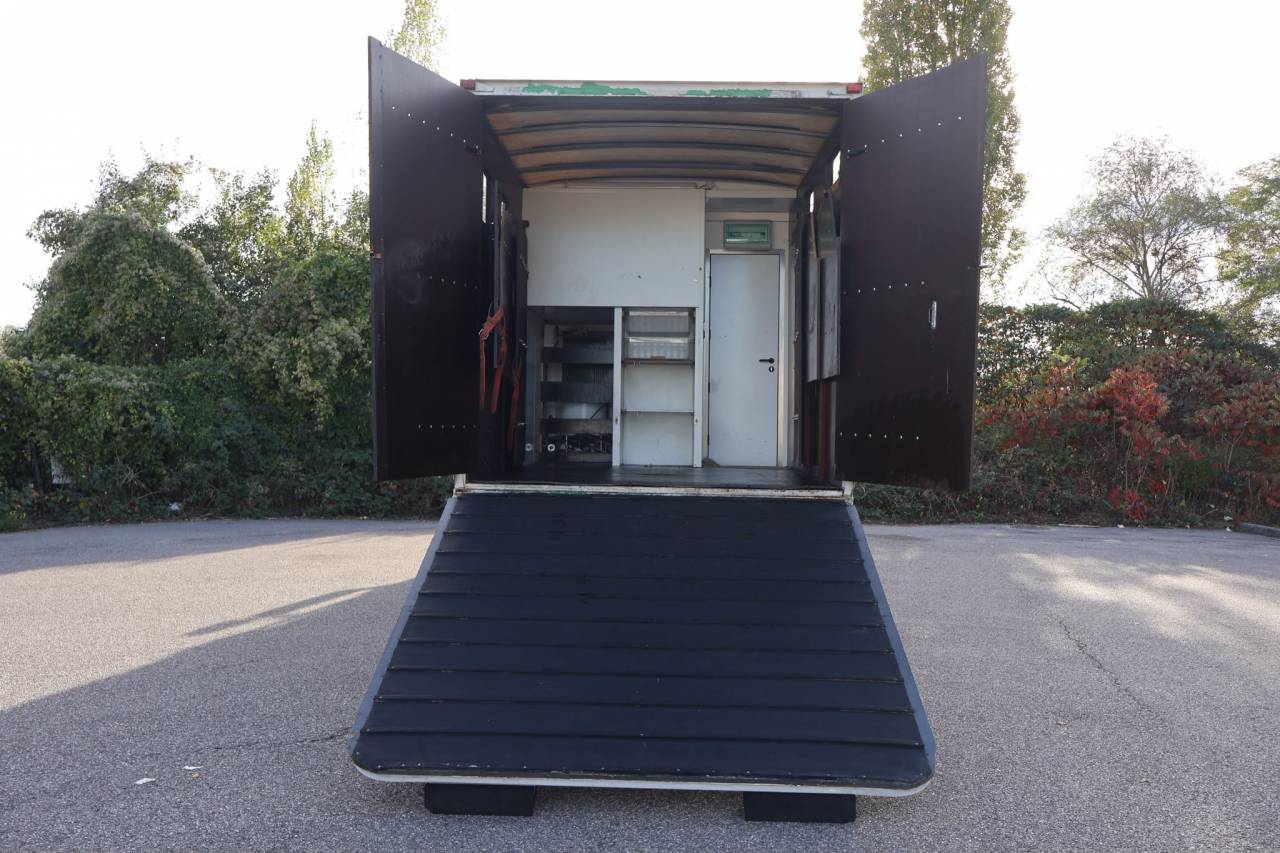 SCANIA P.310 3 CHEVAUX + HOME CAR 