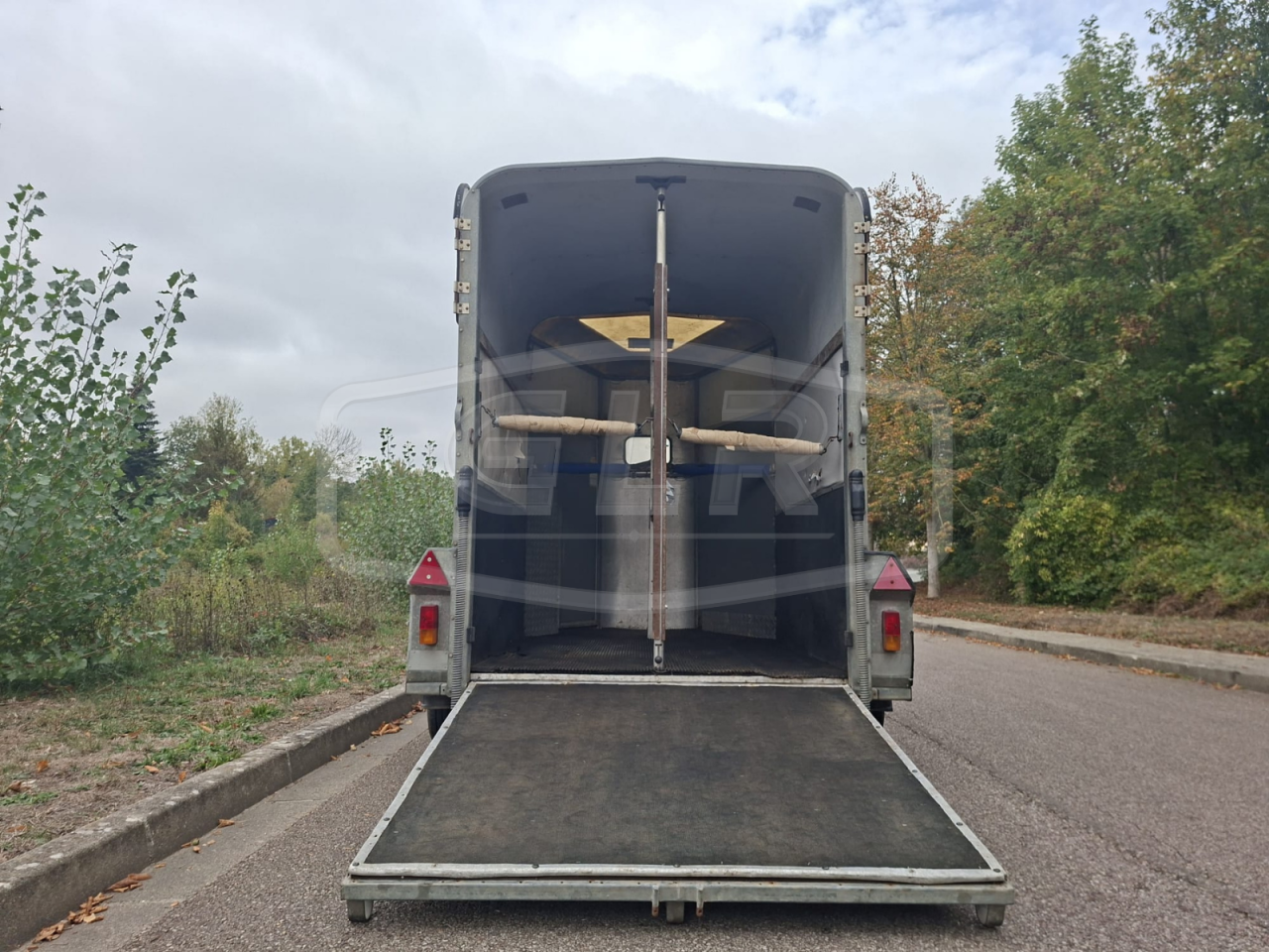 VAN OCCASION &ndash; IFOR WILLIAMS &ndash; 2 PLACES &ndash; HB 505 &ndash; 1998