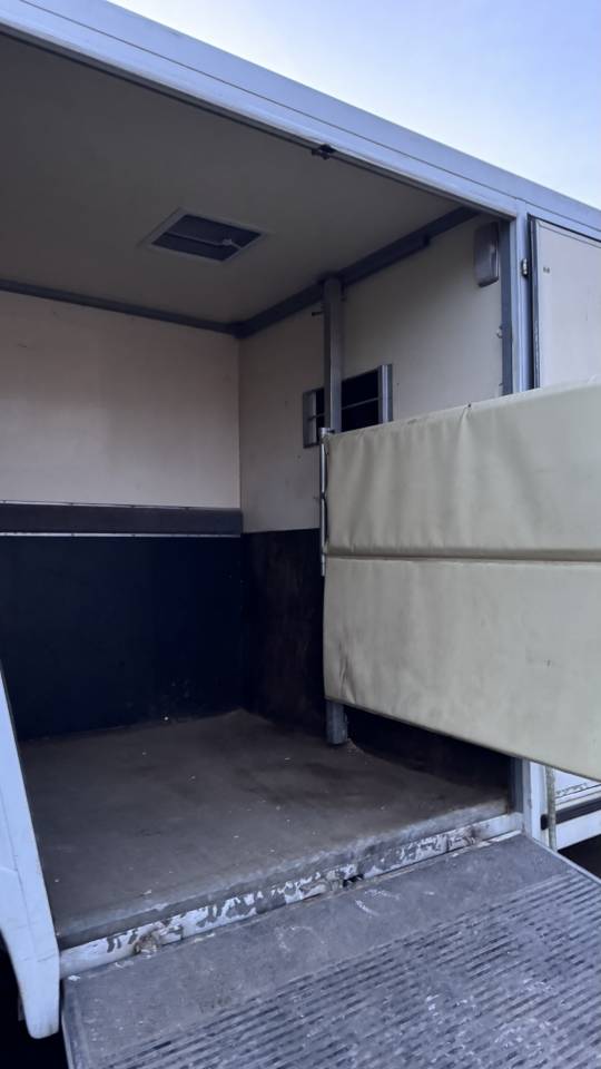Camion Renault Master VL 2 places