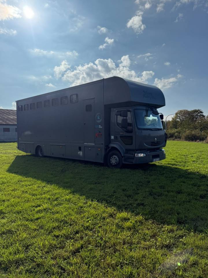 Camion 8 chevaux 