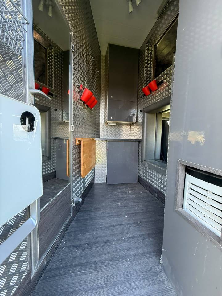 Camion 8 chevaux 