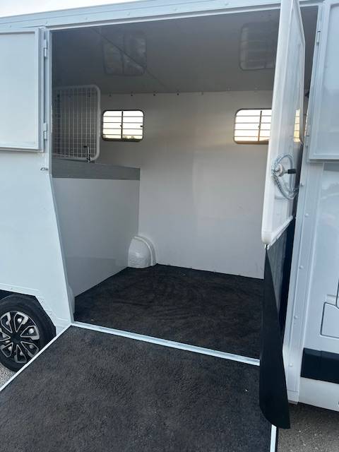 CAMION VL CHEVAUX