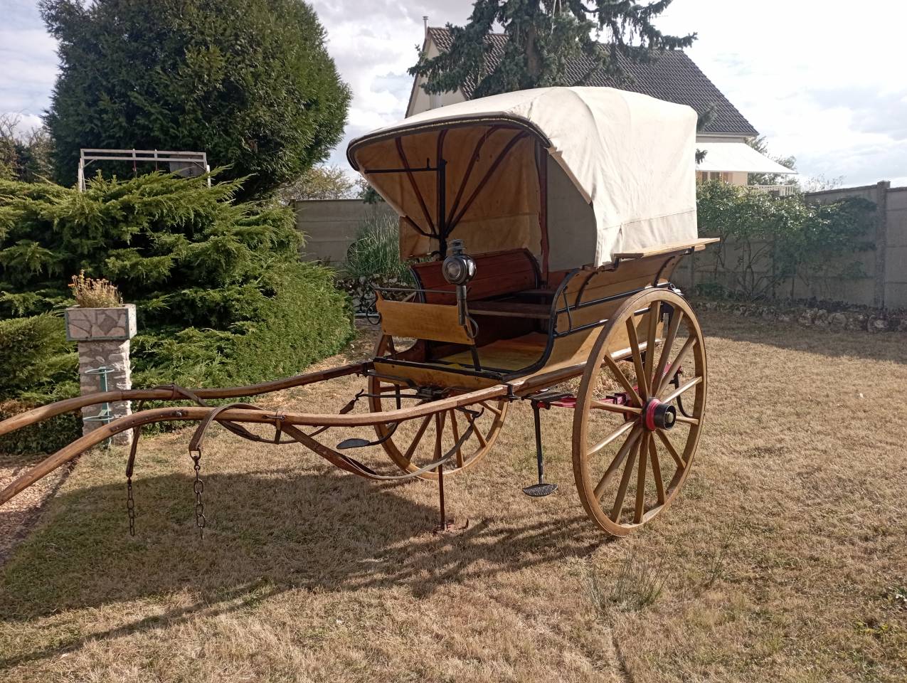 Cal&egrave;che en bon &eacute;tat 