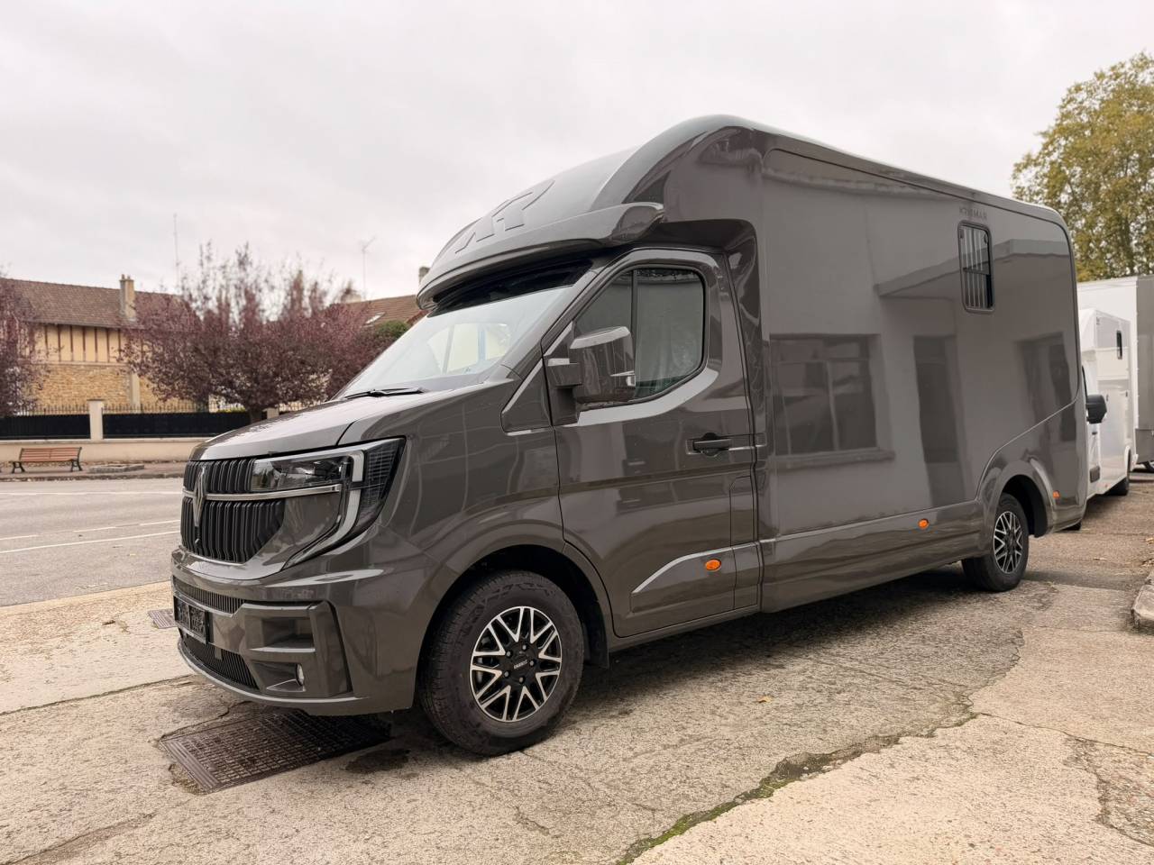RENAULT MASTER 170Ch &ndash; 3places &ndash; GRANDE SELLERIE - KRISMAR STALLE &ndash; NEUF