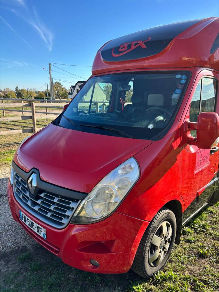 Renault Master STX 2020 &mdash; 2 chevaux &mdash; 5 places 170CV