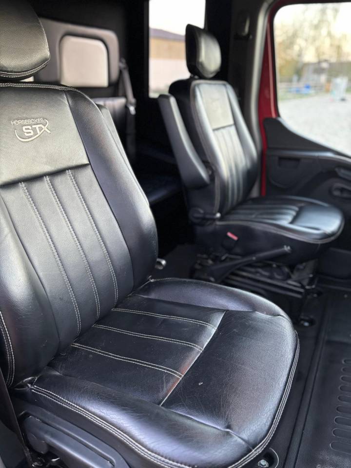 Renault Master STX 2020 &mdash; 2 chevaux &mdash; 5 places 170CV