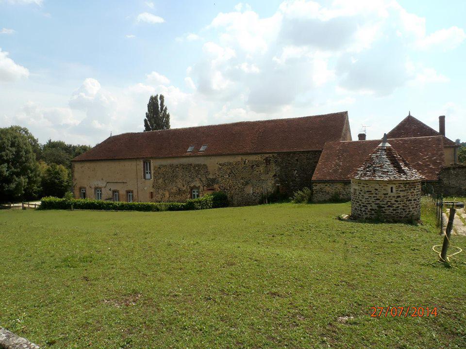 Pension boxes et pré à 1H45 de Paris dans l'Yonne
