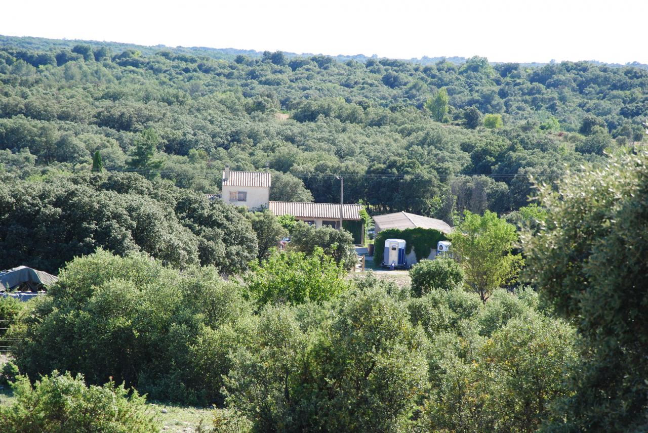 Ecurie de propri&eacute;taires &agrave; 10 mn du CV de N&icirc;mes 