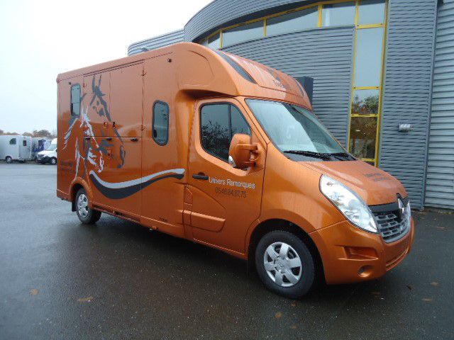 LOCATION CAMION CHEVAUX "PROTEO HARAS" 5 PLACES