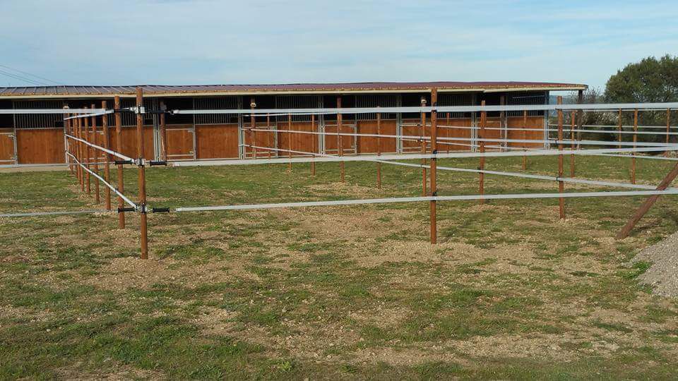 Pension pour chevaux/Ecurie de propri&eacute;taires 34800