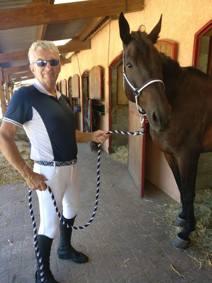 Ecurie privée 40 min de Lyon - cadre exceptionnel