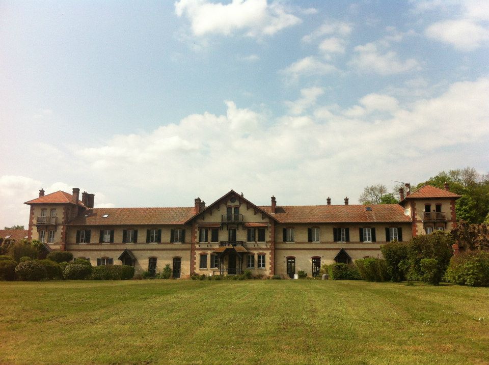 Barn et boxes disponible pour professionel