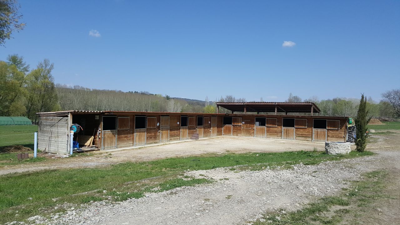 Gîte équestre 130m2 8 personnes au cœur du Lubéron
