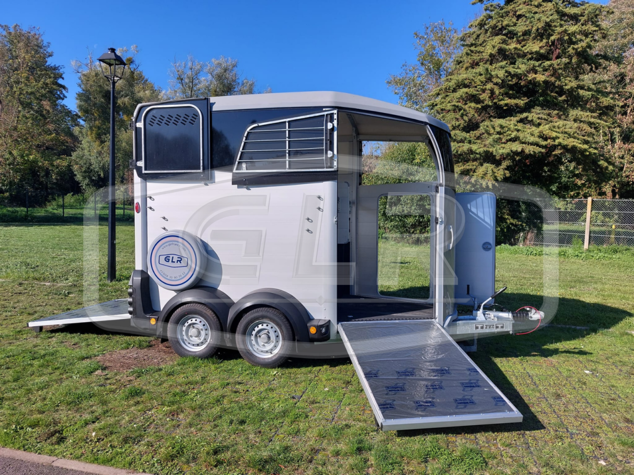 VAN IFOR WILLIAMS NEUF  – HBX 506 –  2 PLACES 