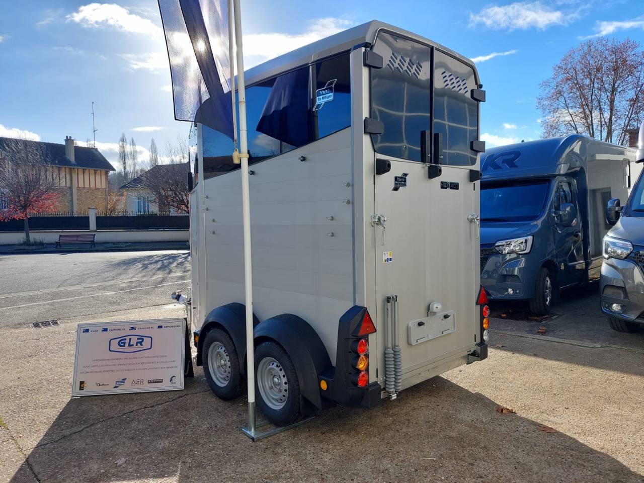 VAN IFOR WILLIAMS NEUF – HBX 403 –  1.5 PLACES