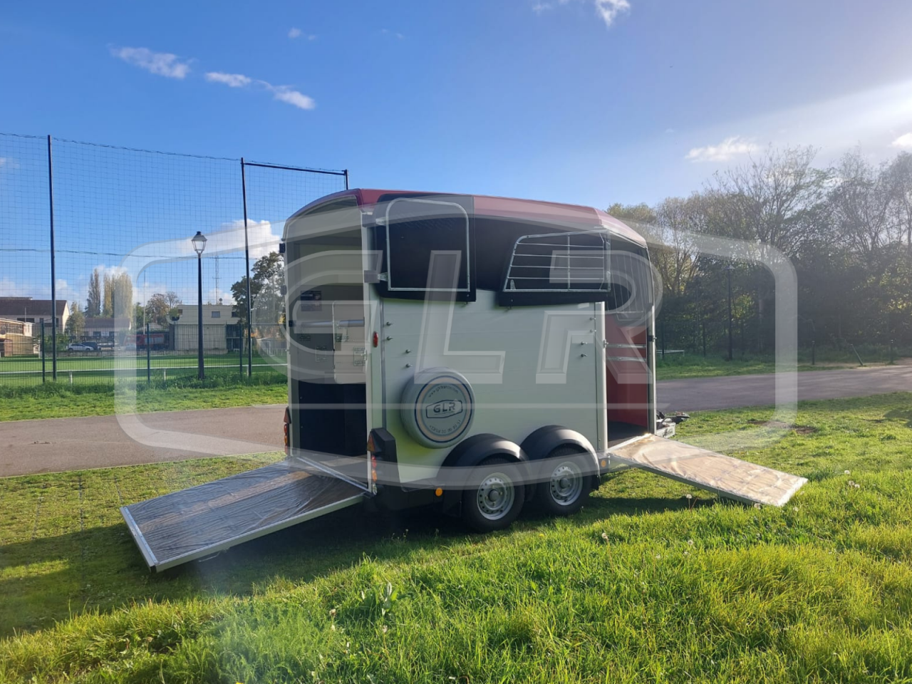 VAN IFOR WILLIAMS NEUF  – HBX 511 –  2 PLACES GRAND CHEVAUX