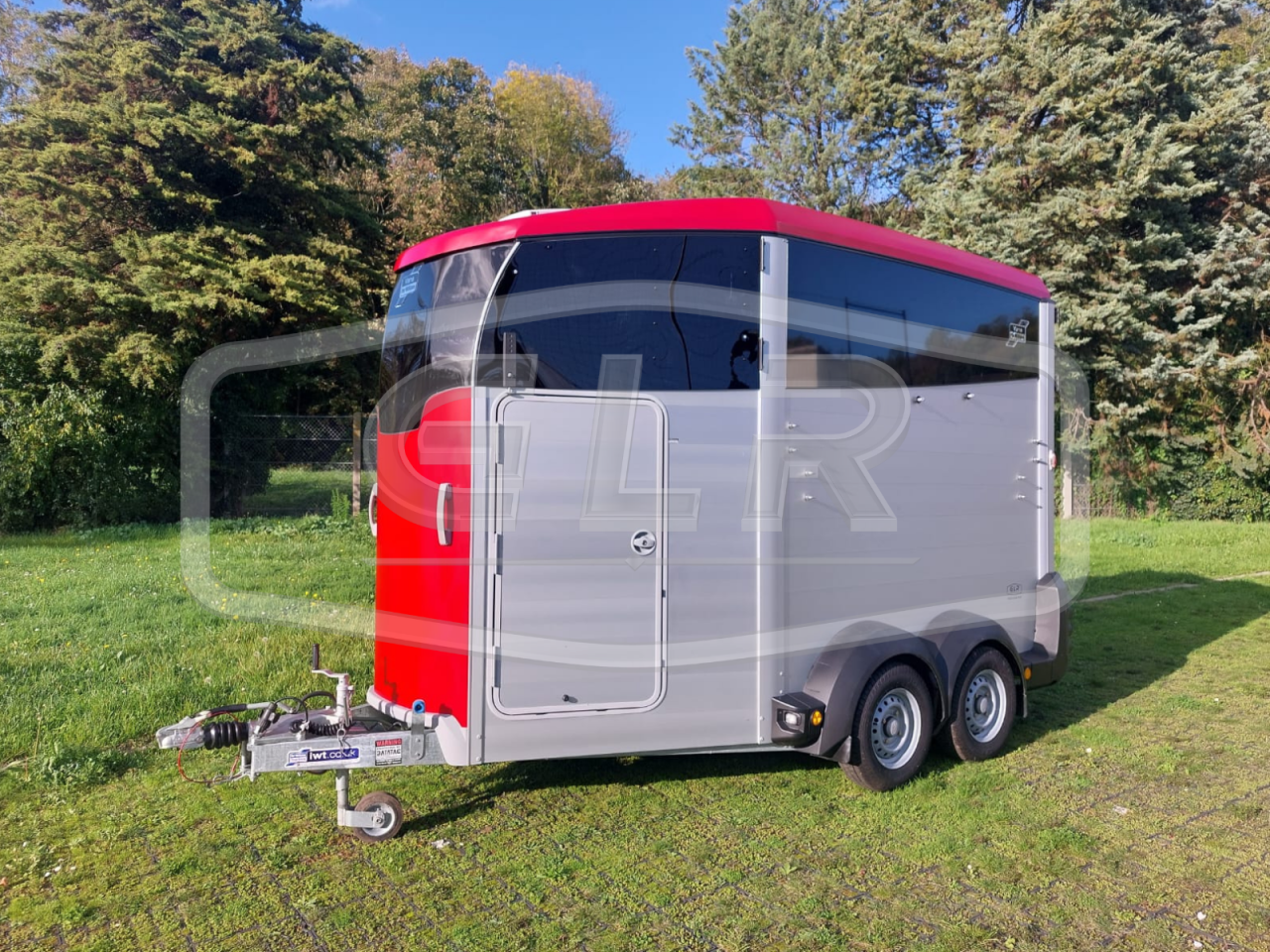 VAN IFOR WILLIAMS NEUF  – HBX 511 –  2 PLACES GRAND CHEVAUX