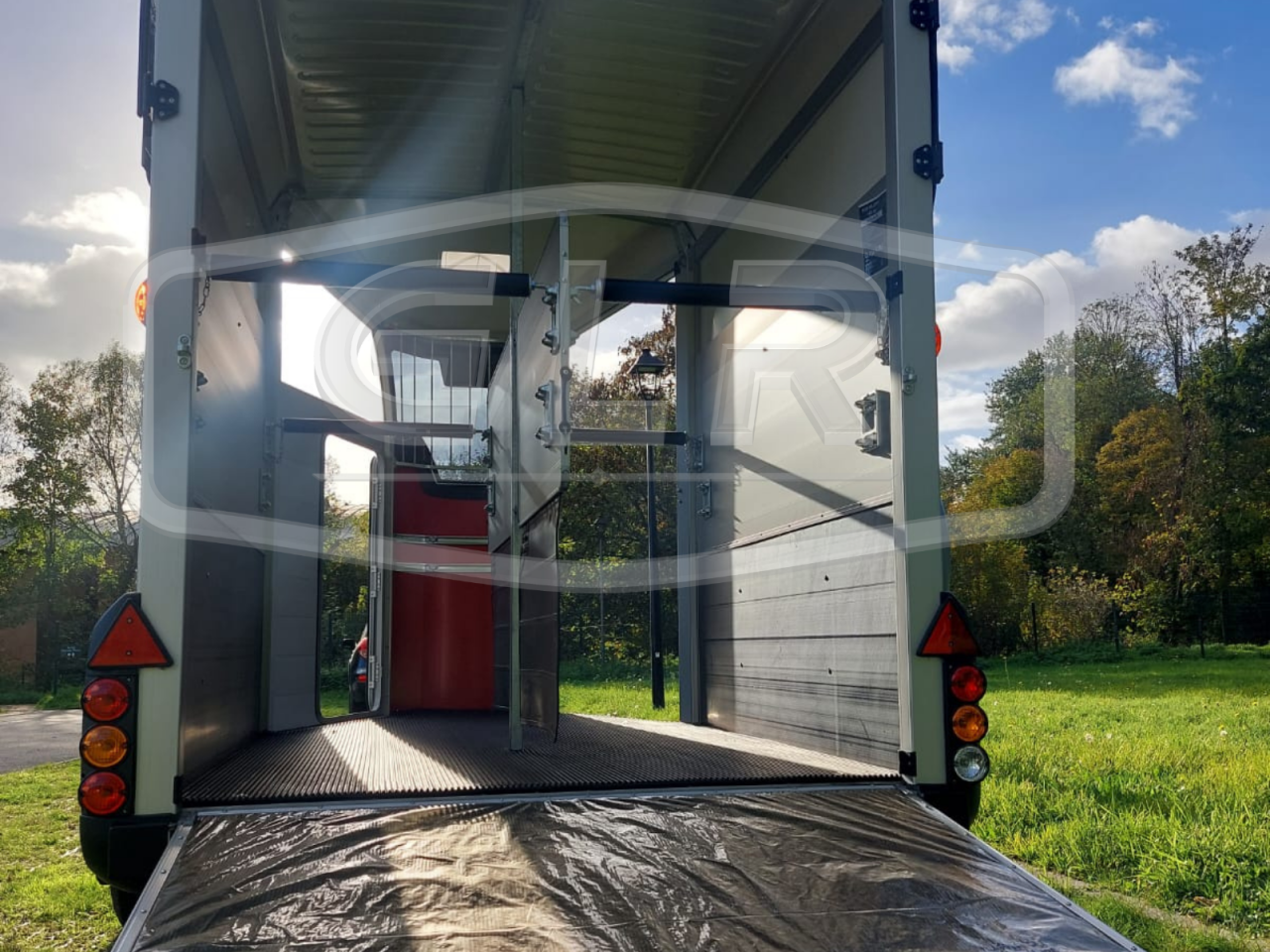 VAN IFOR WILLIAMS NEUF  – HBX 511 –  2 PLACES GRAND CHEVAUX