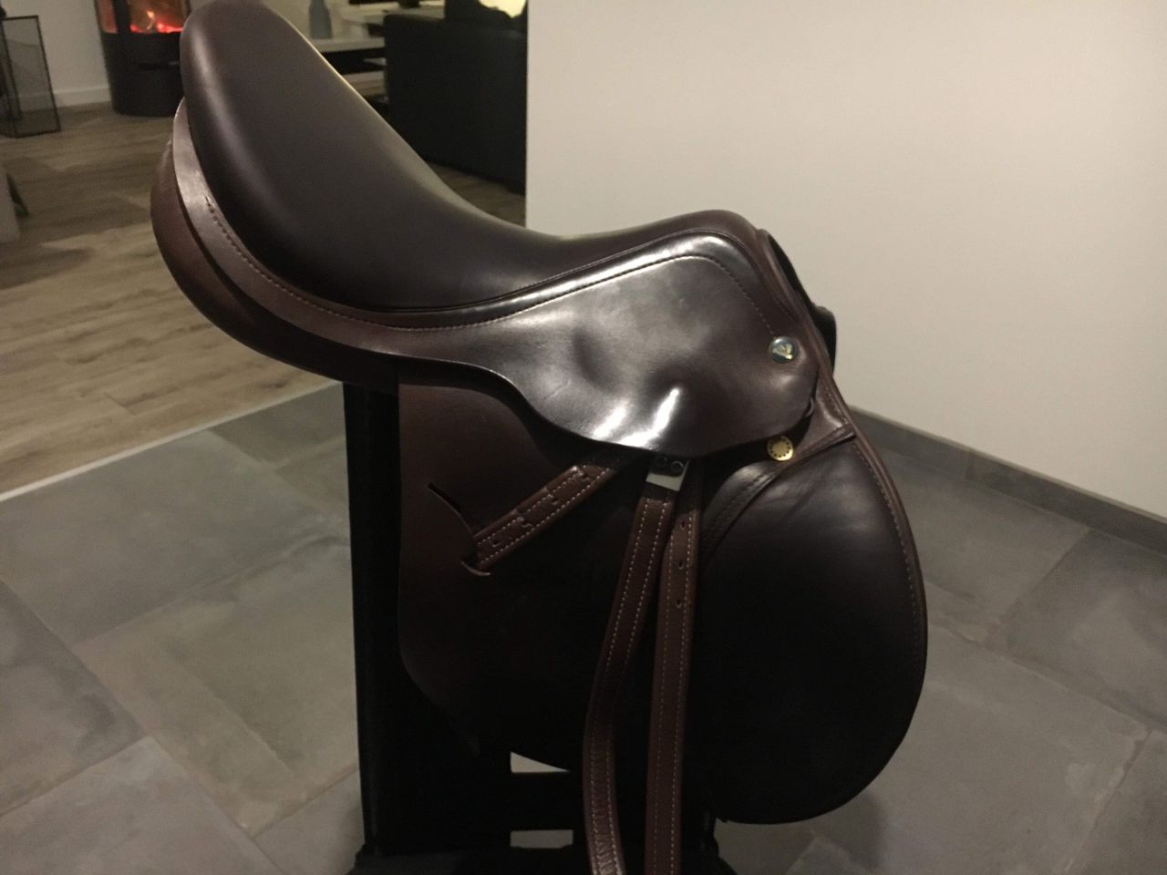Selle De Dressage Prestige Doge 17 Pouces - Cuir Noir, Comme Neuve