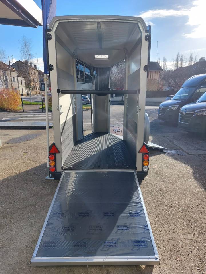 Location van 1 place 1/2 