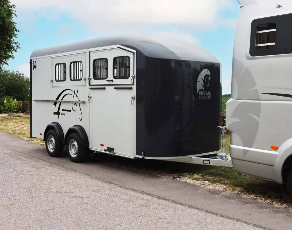 VAN CHEVAL LIBERTE NEUF – MAXI 4 - DIAGONAL / OBLIQUE – 4 PLACES