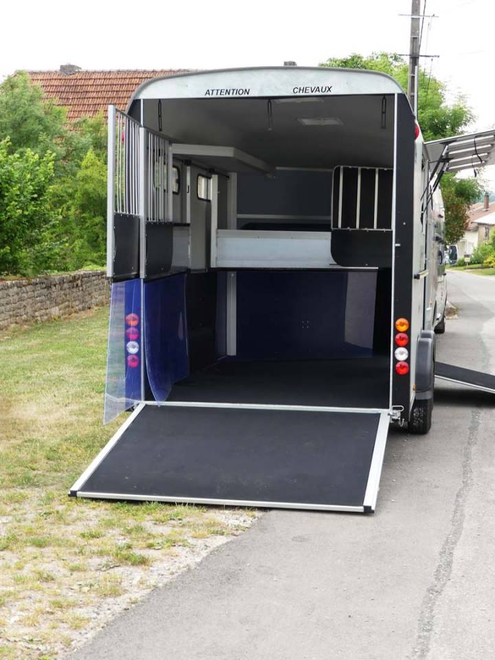 VAN CHEVAL LIBERTE NEUF – MAXI 4 - DIAGONAL / OBLIQUE – 4 PLACES