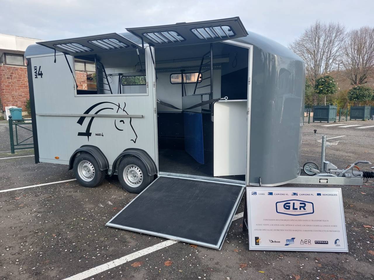 VAN CHEVAL LIBERTE NEUF – MAXI 4 - DIAGONAL / OBLIQUE – 4 PLACES