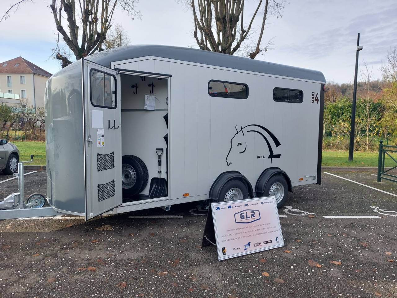 VAN CHEVAL LIBERTE NEUF – MAXI 4 - DIAGONAL / OBLIQUE – 4 PLACES