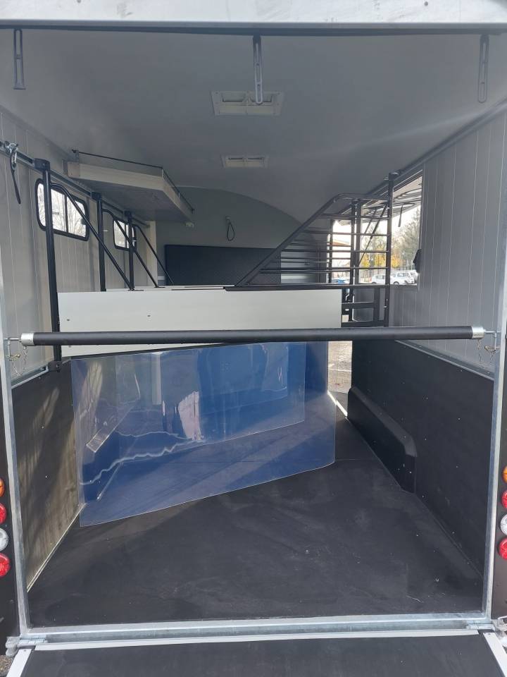 VAN CHEVAL LIBERTE NEUF – MAXI 4 - DIAGONAL / OBLIQUE – 4 PLACES