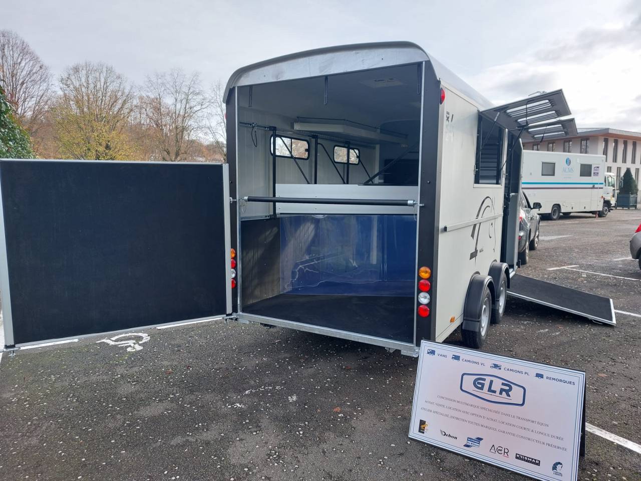 VAN CHEVAL LIBERTE NEUF – MAXI 4 - DIAGONAL / OBLIQUE – 4 PLACES