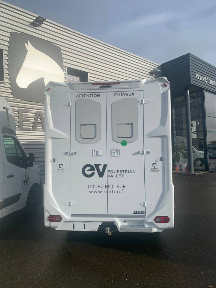 Location camion pour chevaux COUTANCES