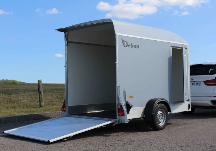 FOURGON - ROADSTER 300 DEBON –  NEUVE - 750 à 1300KG 