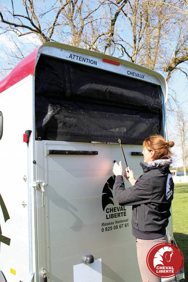 van Cheval Liberté 2pl touring Country pont avant 