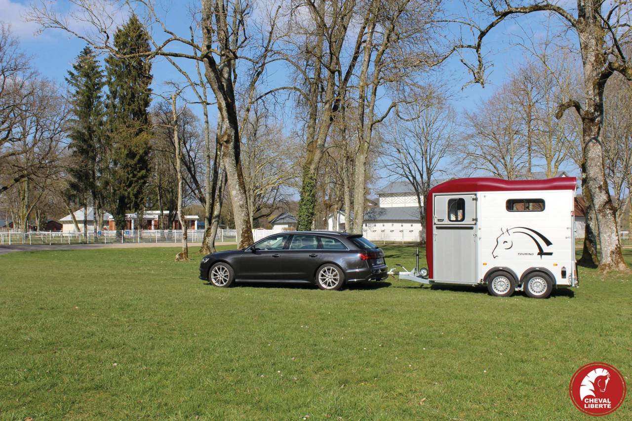 van Cheval Liberté 2pl touring Country pont avant 