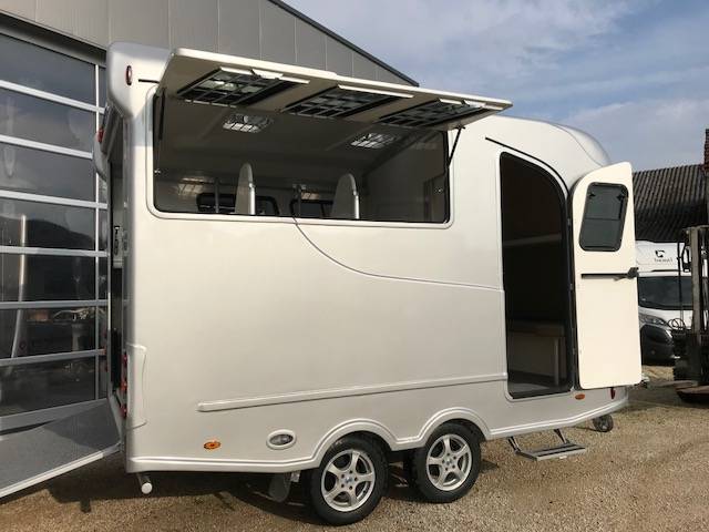 REMORQUE STEINSBERGER 3 CHEVAUX & HOME CAR