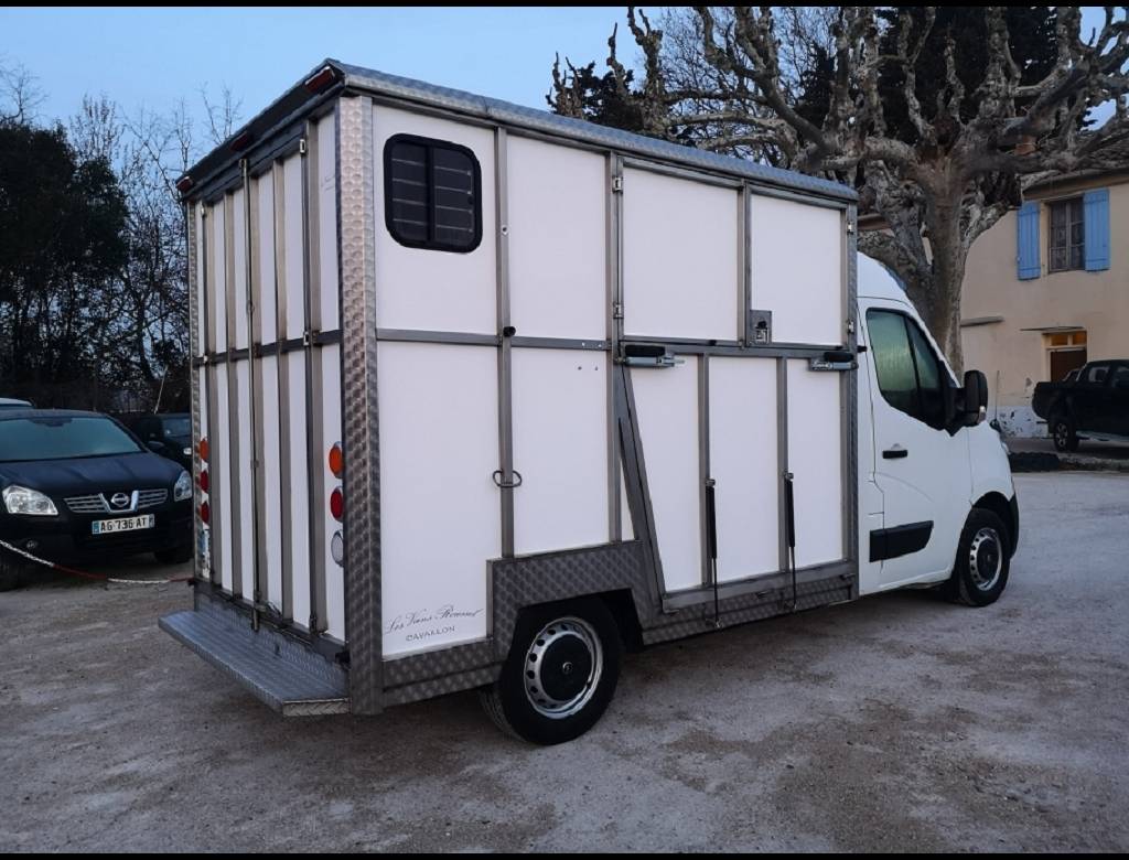 Renault Master III BÉTAILLÈRE DCI 145 CV
