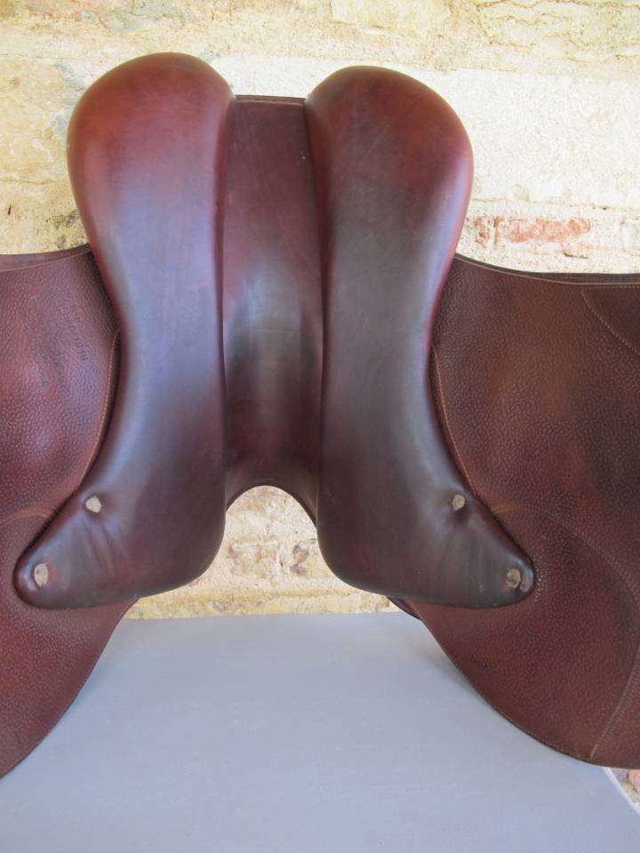 Selle Meyer Modèle Ponant Creuse 16,5 Q4 - Réf. 1918