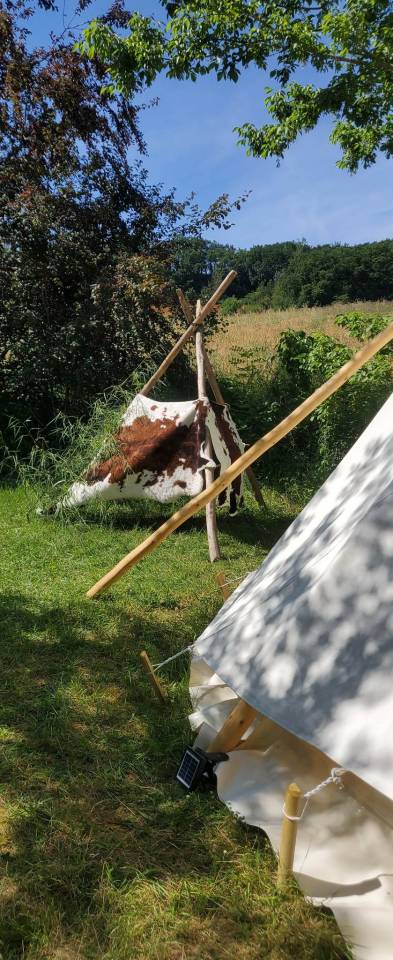 h&eacute;bergement dans un tipi avec votre cheval