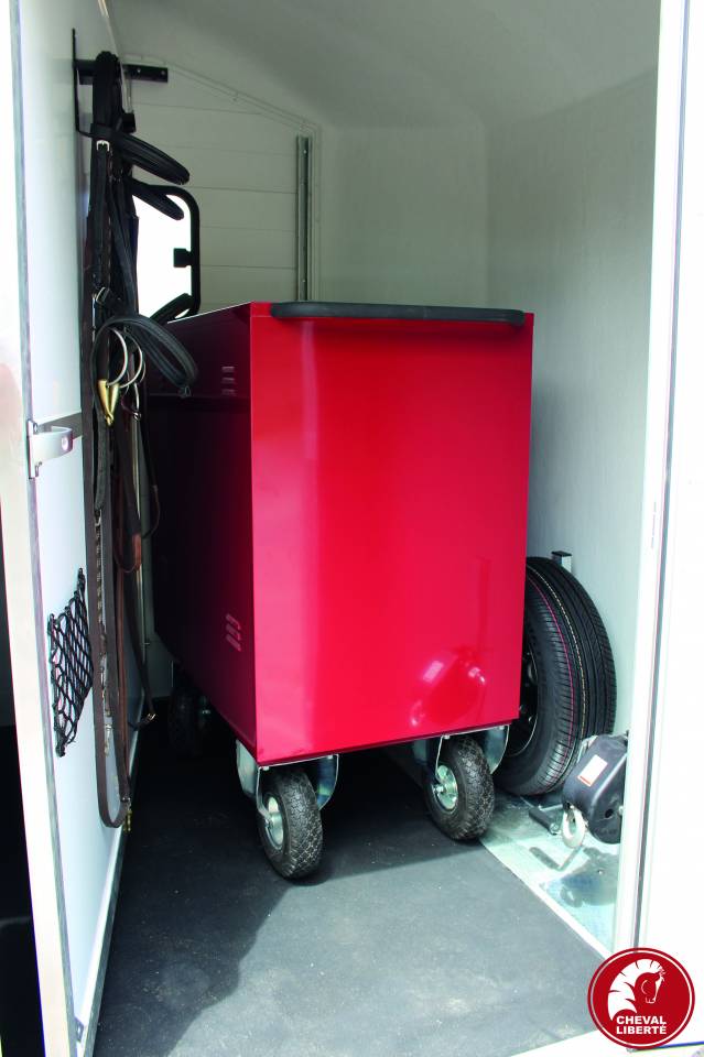 VAN CHEVAL LIBERTE NEUF - MULTIMAX - STALLE GRANDE SELLERIE AMOVIBLE - 2 PLACES