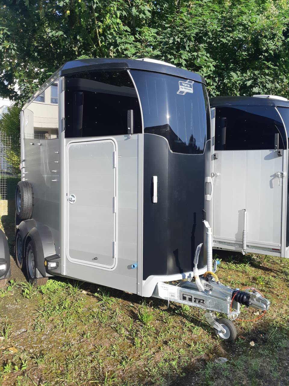 VAN IFOR WILLIAMS NEUF – HBX 506 CASIER SELLERIE – 2 PLACES